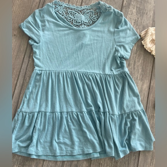 Girls size 1 top bundle!  Excellent condition—1 still has tags on it. - Picture 2 of 5